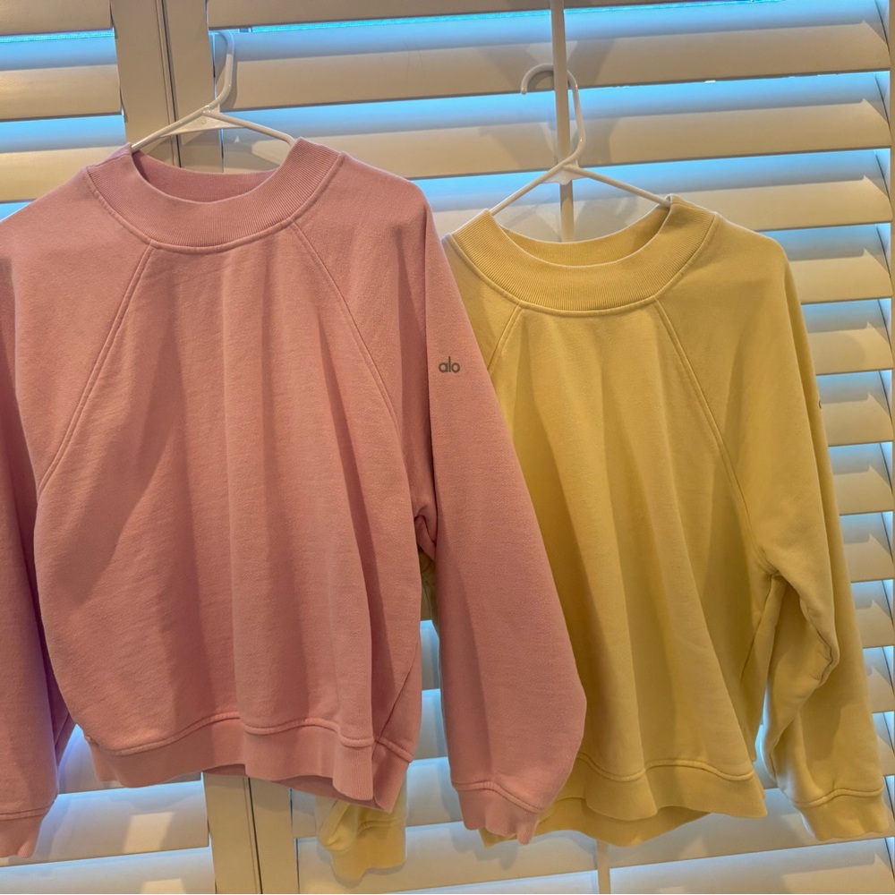 ALO Yoga Women's Pink and Yellow Crew Neck Sweaters